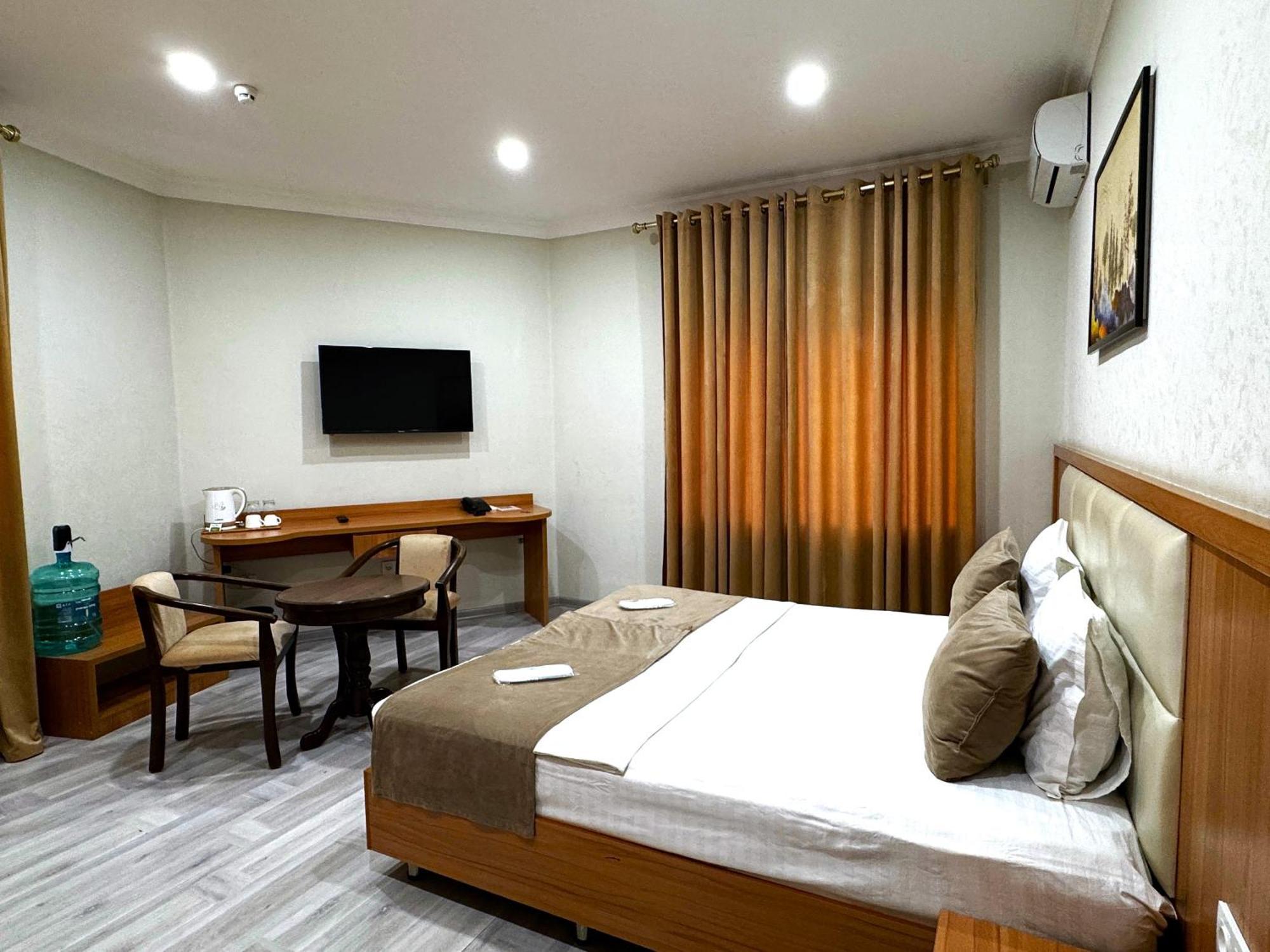 The Moon Tashkent Hotel Exterior photo